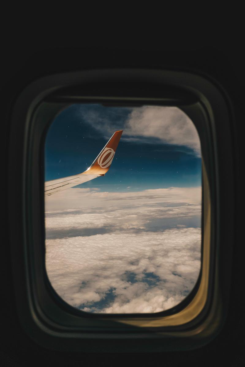 Aerial airplane